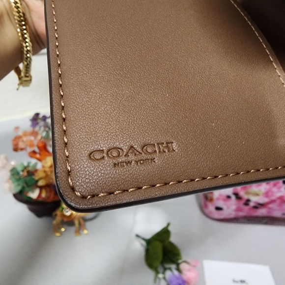 NWT Coach Signature Corner Zip wallet - Picture 8 of 10